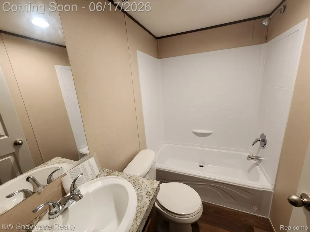 7240 Puttygut Road China Township MI 48054