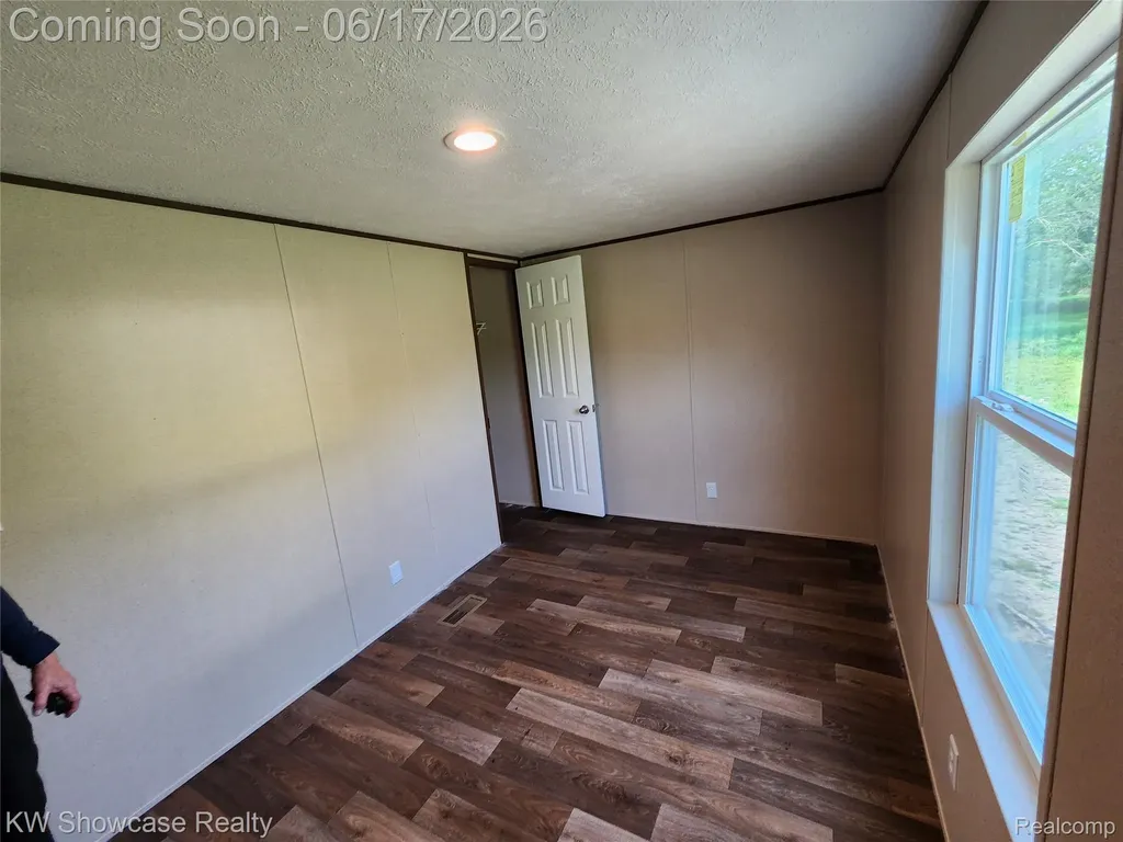 7240 Puttygut Road China Township MI 48054