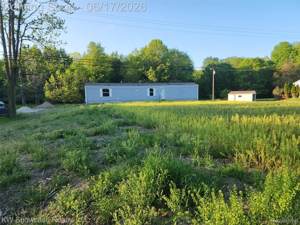 7240 Puttygut Road China Township MI 48054