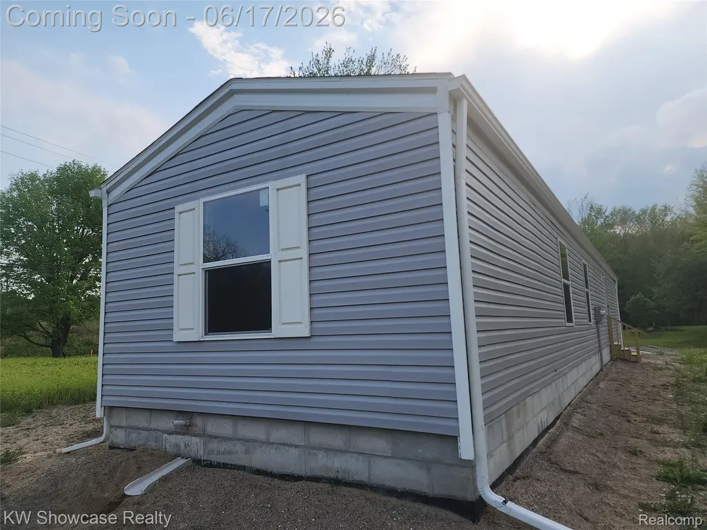 7240 Puttygut Road China Township MI 48054