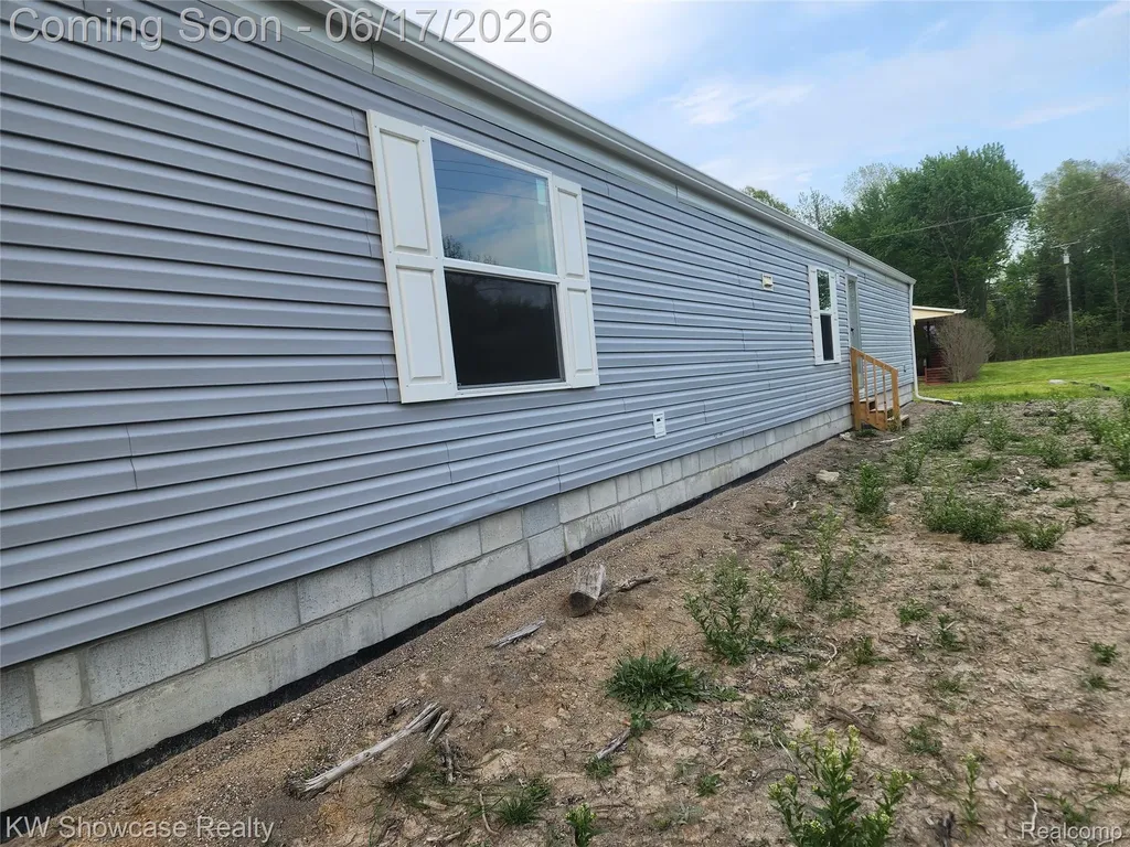 7240 Puttygut Road China Township MI 48054