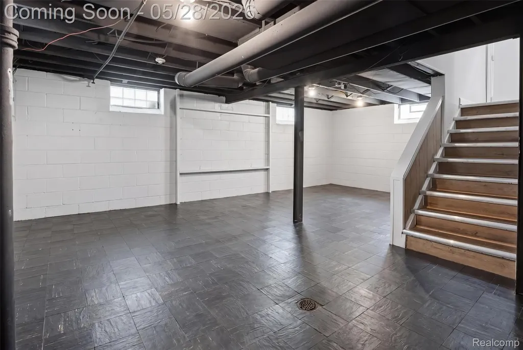 16510 Lesure Street Detroit City MI 48235