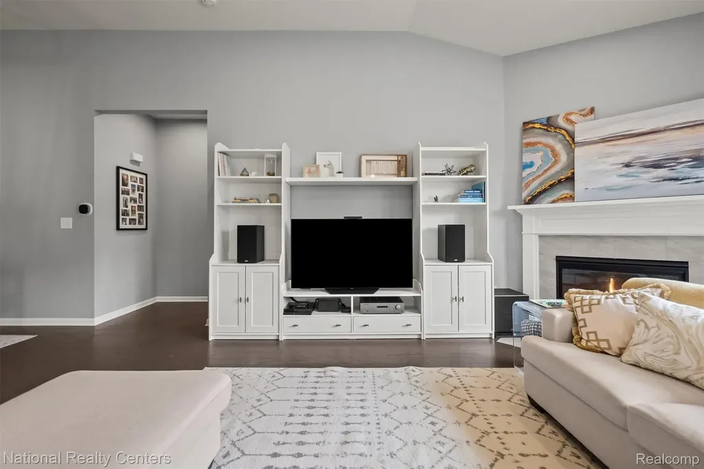 40605 Aster Court Clinton Charter Township MI 48036