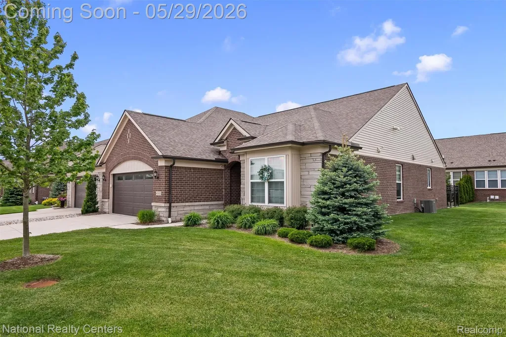 40605 Aster Court Clinton Charter Township MI 48036