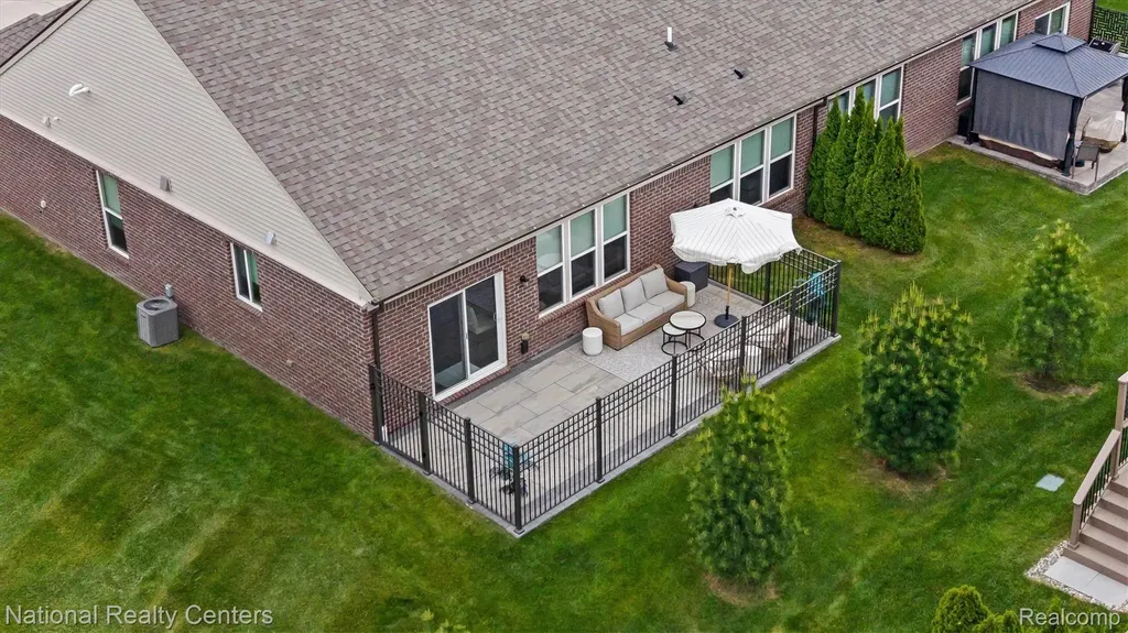 40605 Aster Court Clinton Charter Township MI 48036