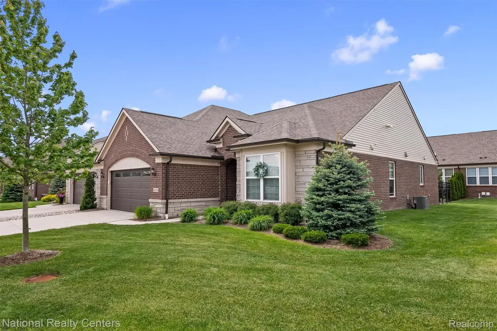 40605 Aster Court Clinton Charter Township MI 48036