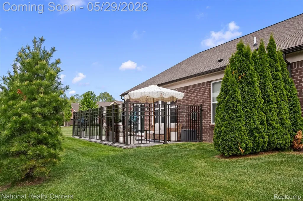 40605 Aster Court Clinton Charter Township MI 48036