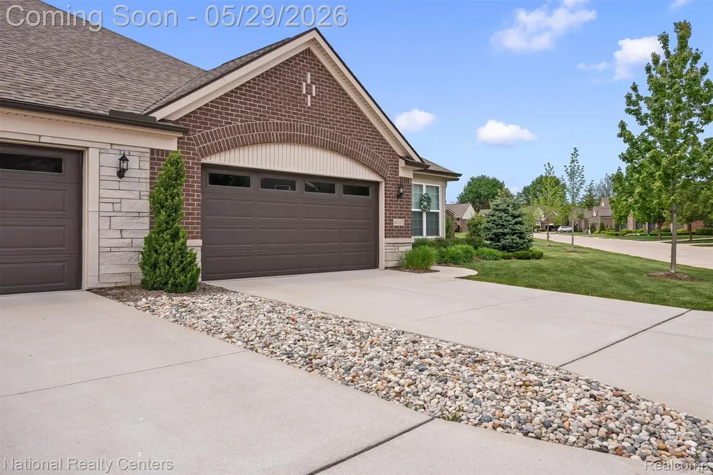 40605 Aster Court Clinton Charter Township MI 48036