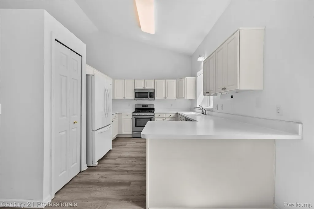 3061 Talon Circle Orion Charter Township MI 48360
