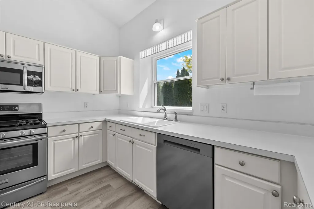 3061 Talon Circle Orion Charter Township MI 48360