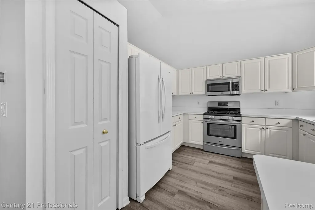 3061 Talon Circle Orion Charter Township MI 48360