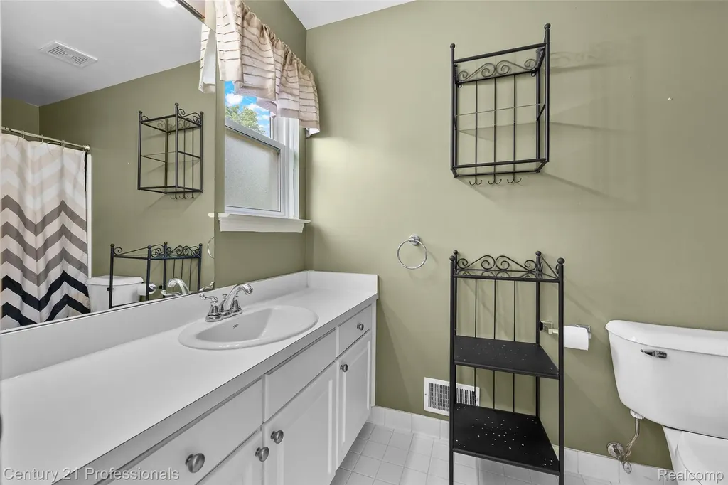 3061 Talon Circle Orion Charter Township MI 48360