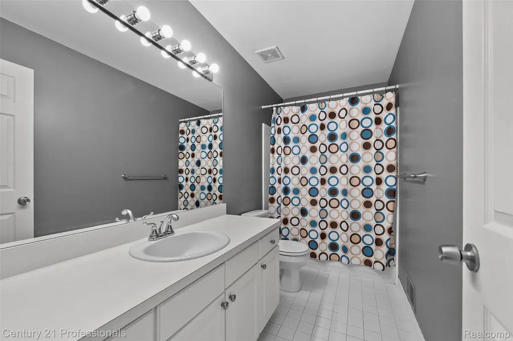 3061 Talon Circle Orion Charter Township MI 48360