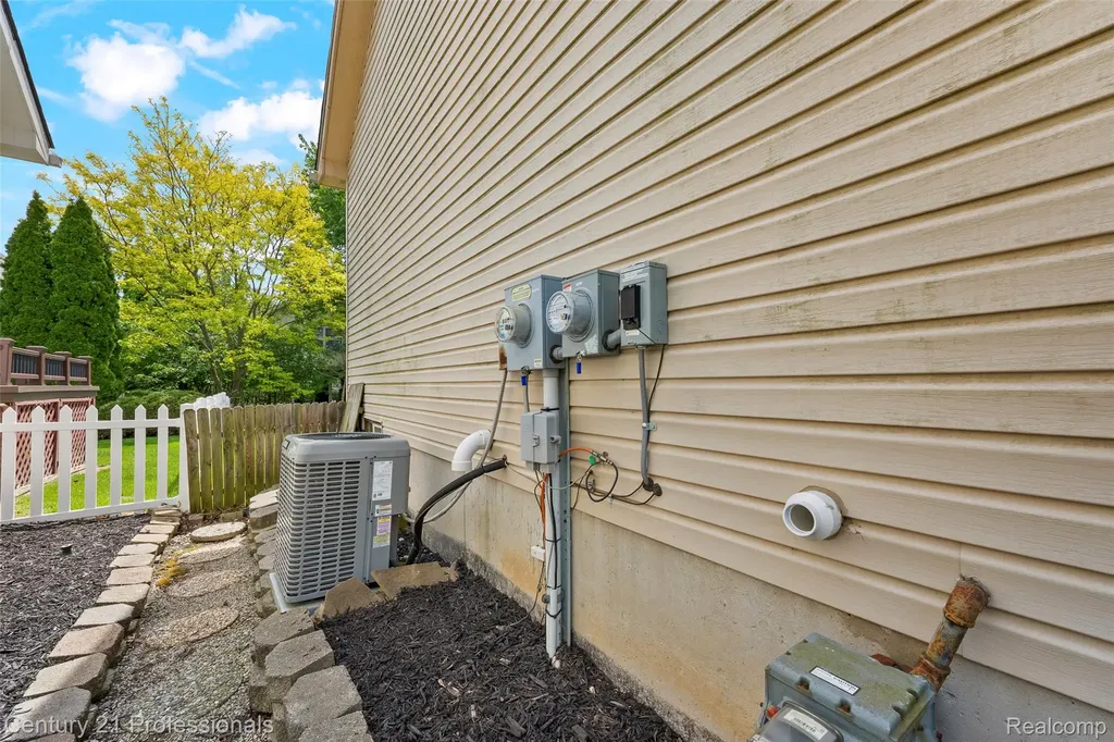 3061 Talon Circle Orion Charter Township MI 48360