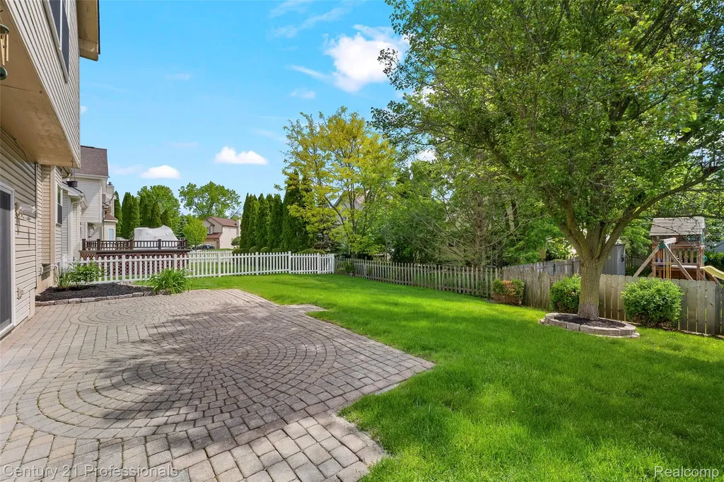 3061 Talon Circle Orion Charter Township MI 48360