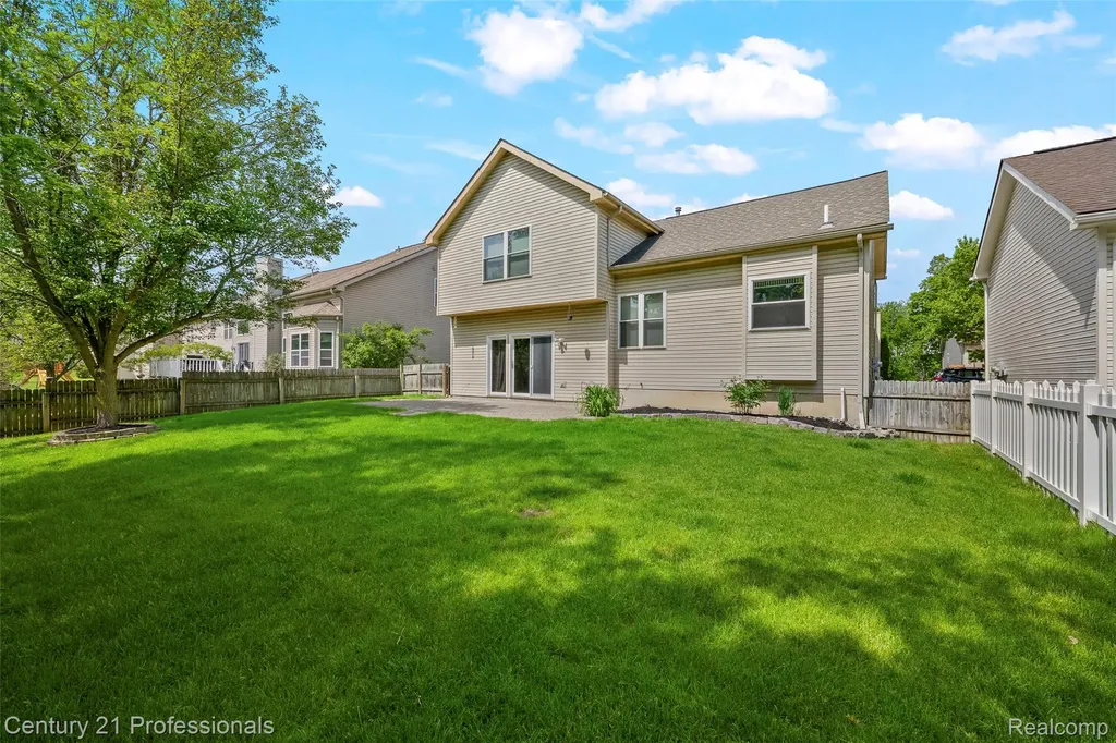 3061 Talon Circle Orion Charter Township MI 48360