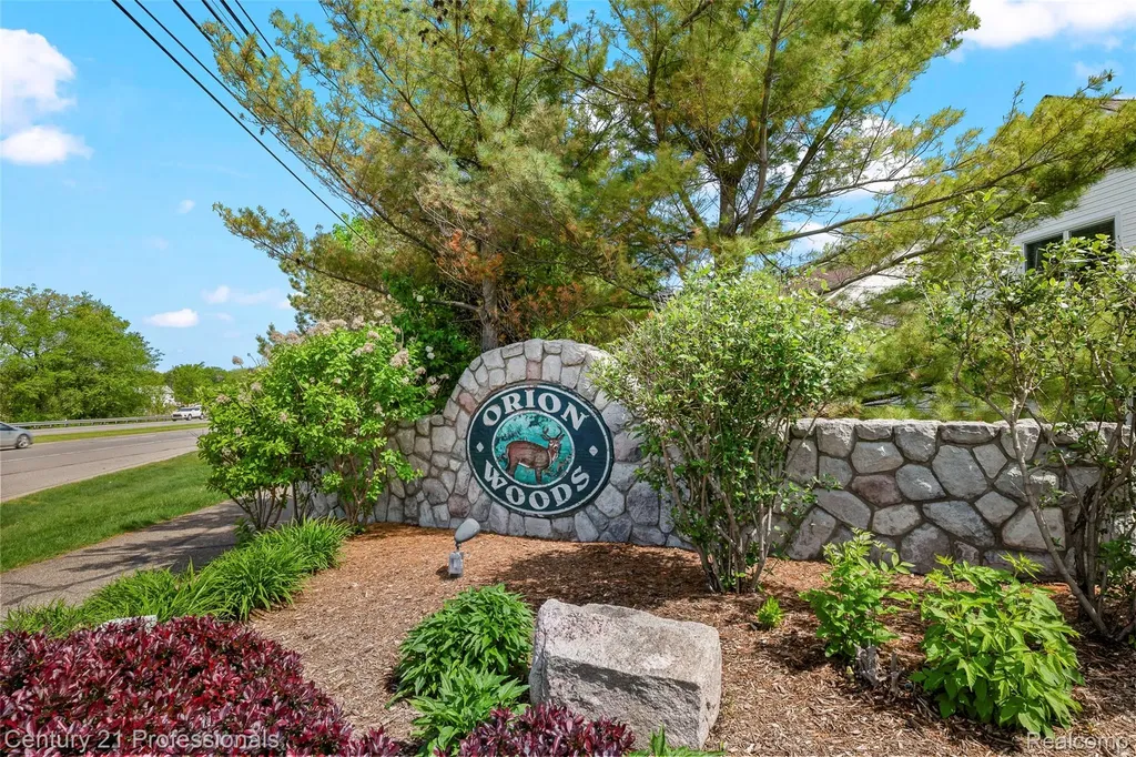 3061 Talon Circle Orion Charter Township MI 48360