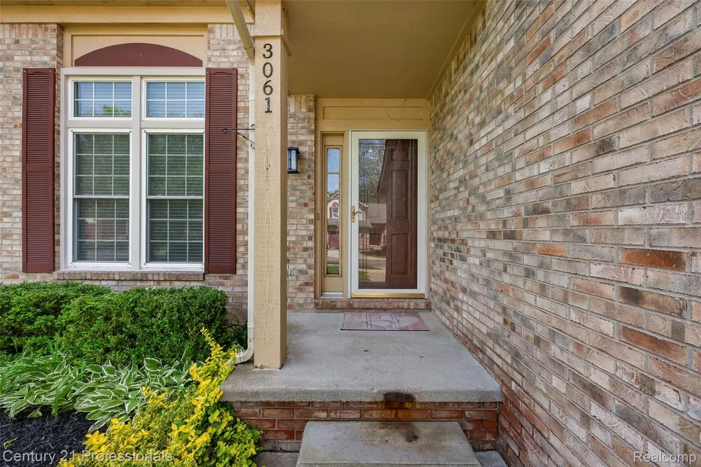 3061 Talon Circle Orion Charter Township MI 48360