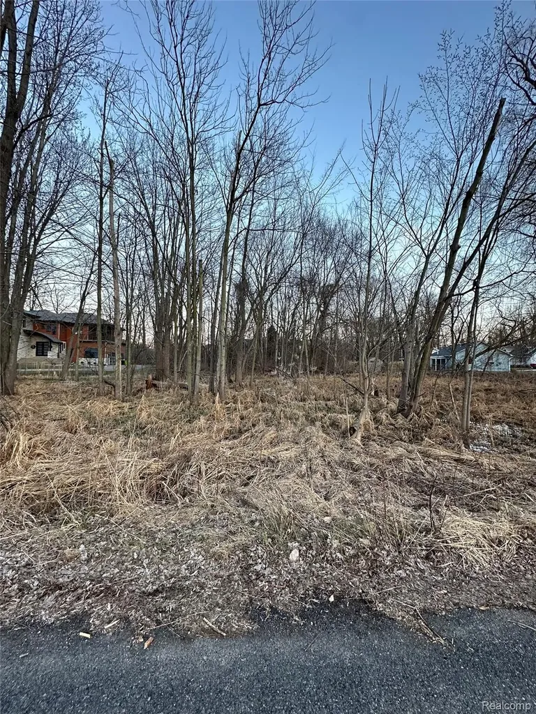 0000 Paramount Novi City MI 48375