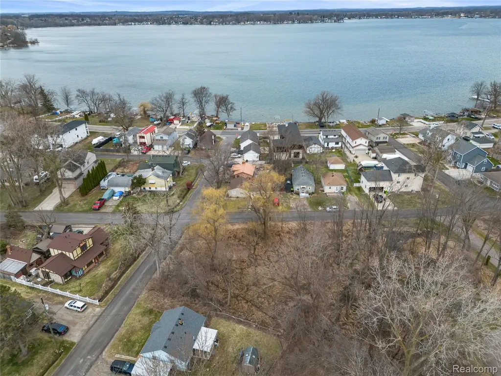 0000 Paramount Novi City MI 48375