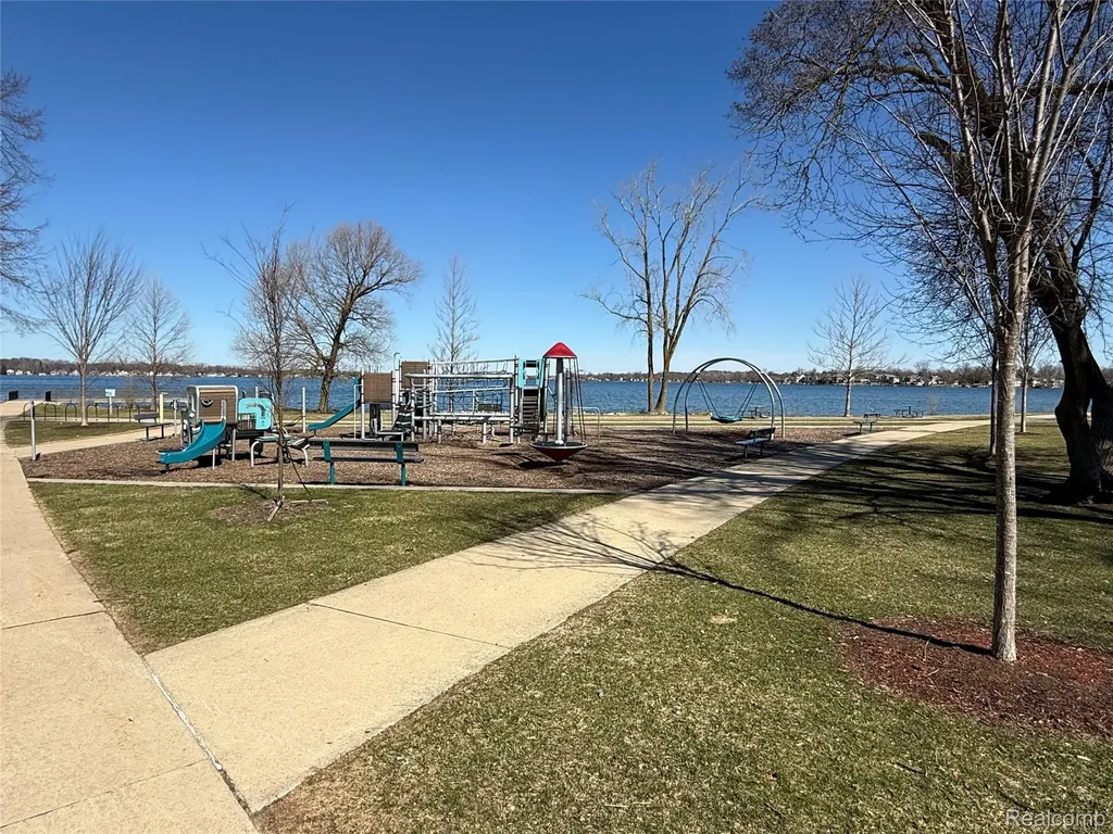 0000 Paramount Novi City MI 48375