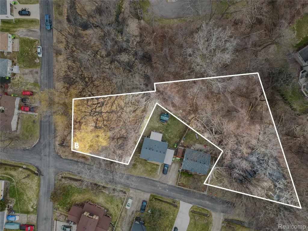 0000 Paramount Novi City MI 48375