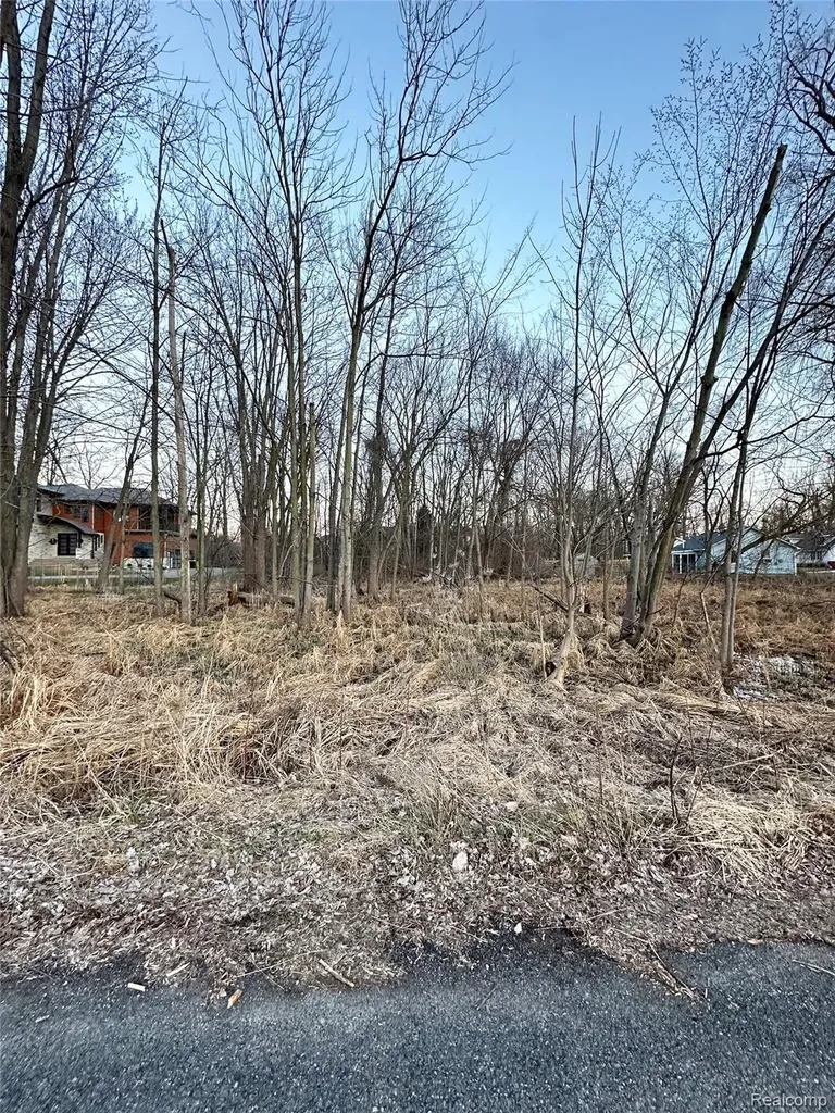 0000 Paramount Novi City MI 48375