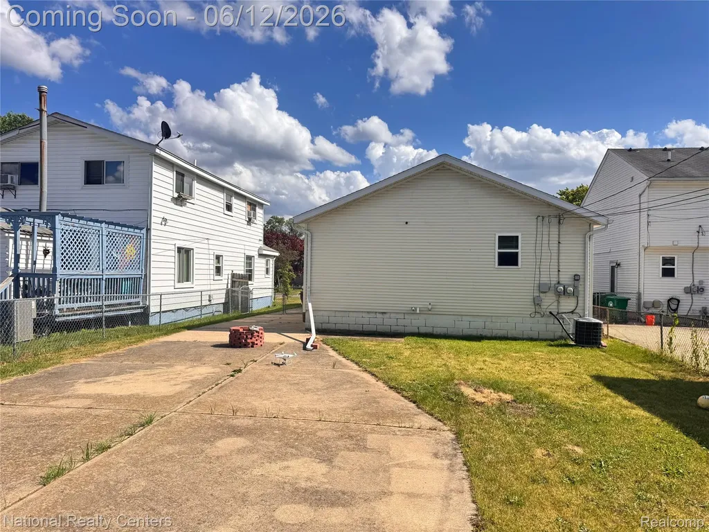 28802 Birchlawn Street Garden City City MI 48135