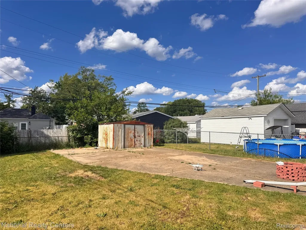 28802 Birchlawn Street Garden City City MI 48135