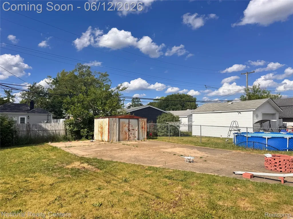 28802 Birchlawn Street Garden City City MI 48135