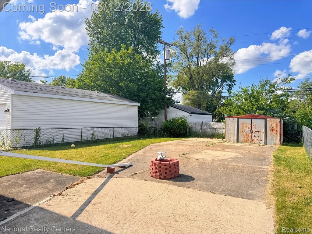 28802 Birchlawn Street Garden City City MI 48135