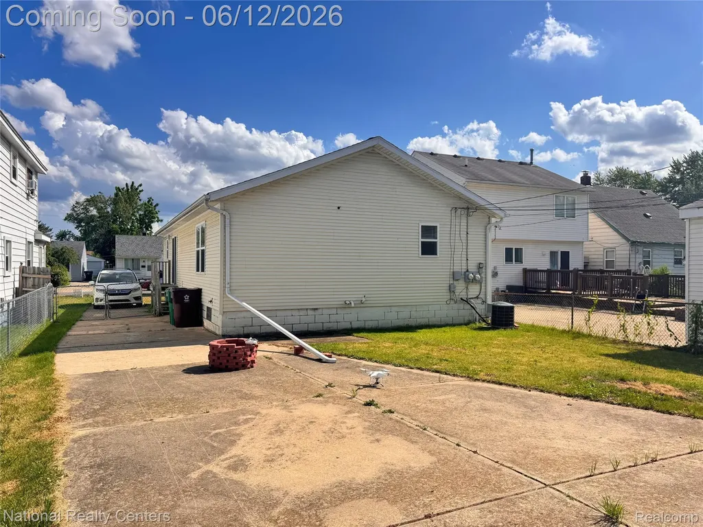 28802 Birchlawn Street Garden City City MI 48135