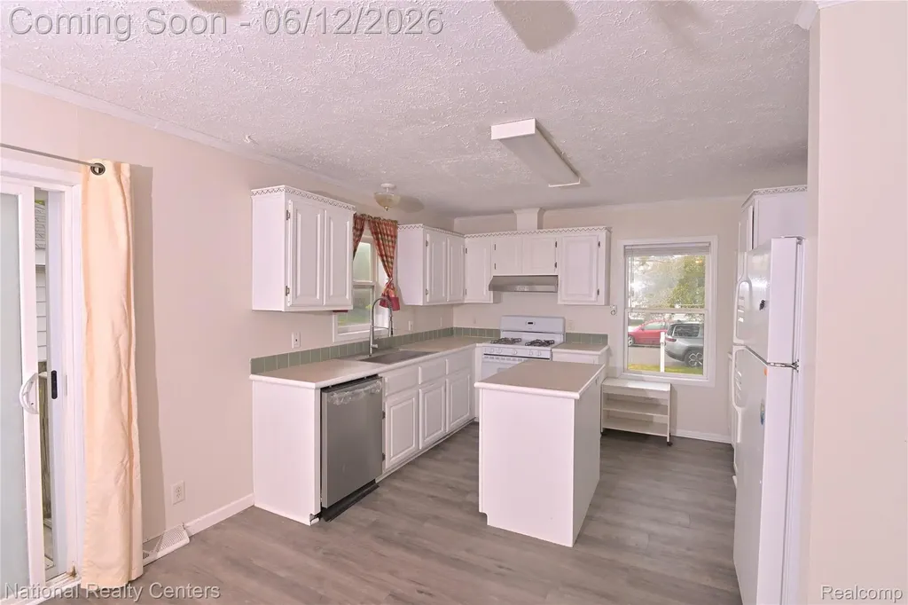 28802 Birchlawn Street Garden City City MI 48135