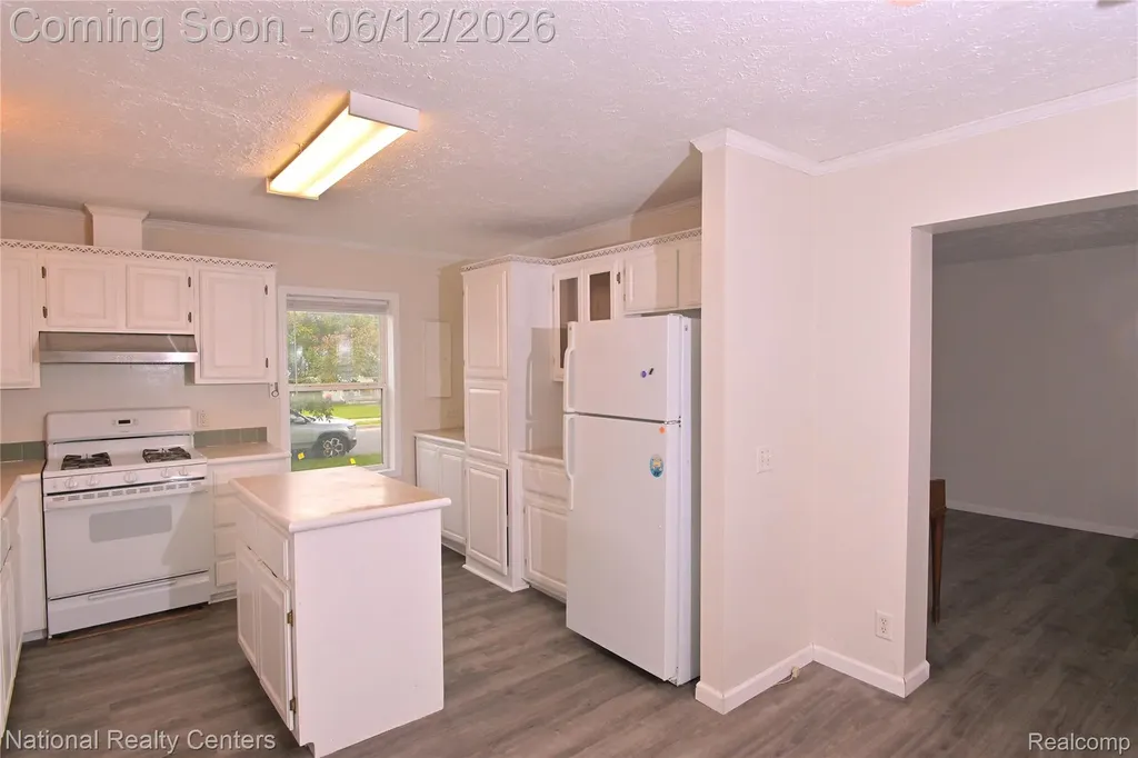 28802 Birchlawn Street Garden City City MI 48135