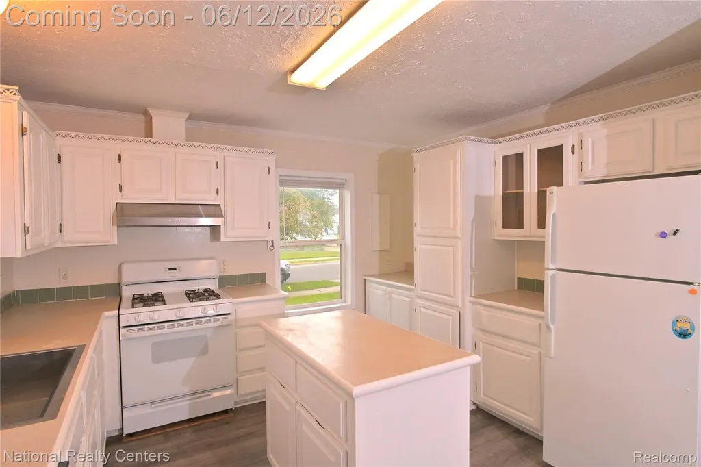 28802 Birchlawn Street Garden City City MI 48135