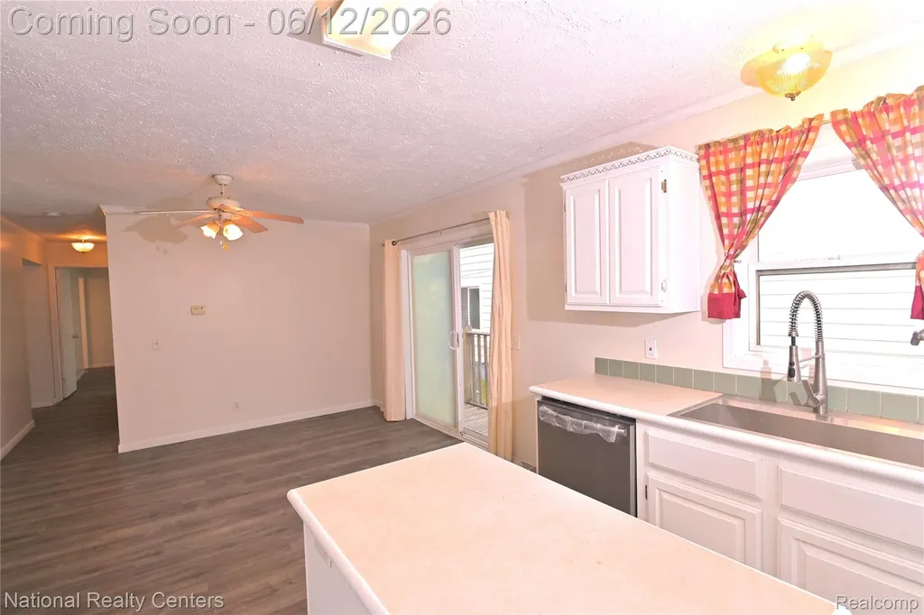 28802 Birchlawn Street Garden City City MI 48135