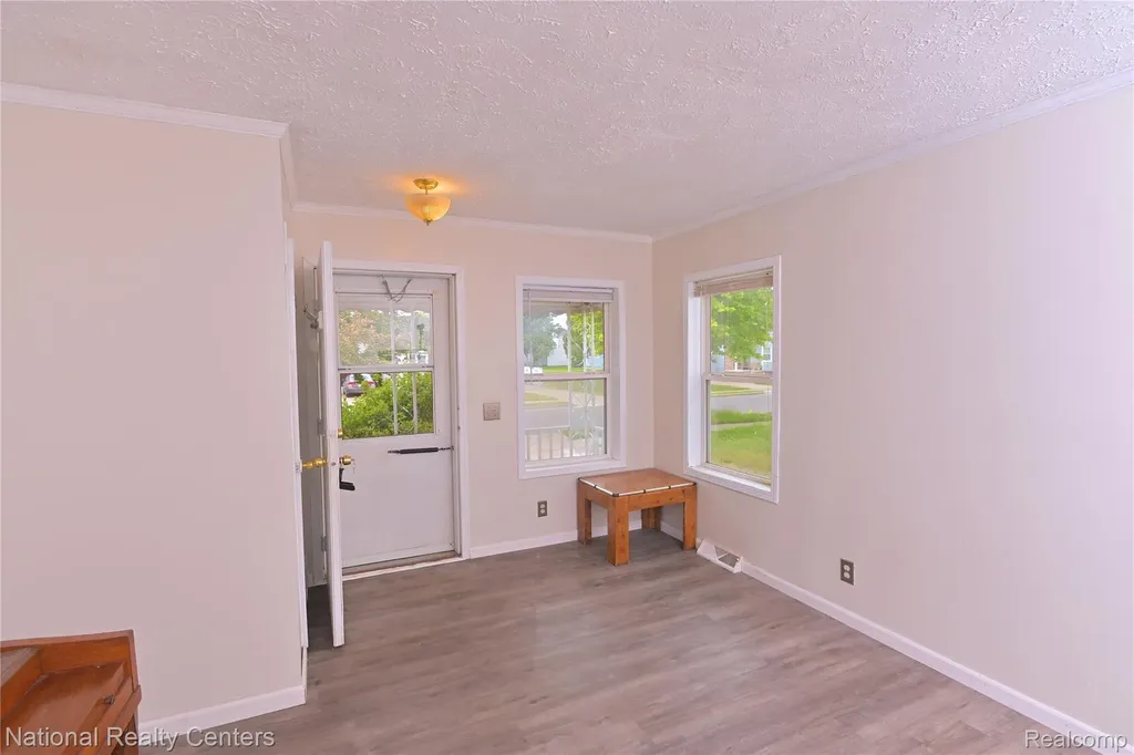 28802 Birchlawn Street Garden City City MI 48135
