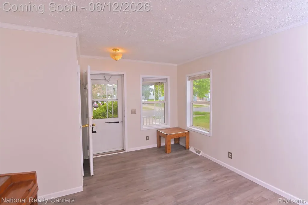 28802 Birchlawn Street Garden City City MI 48135