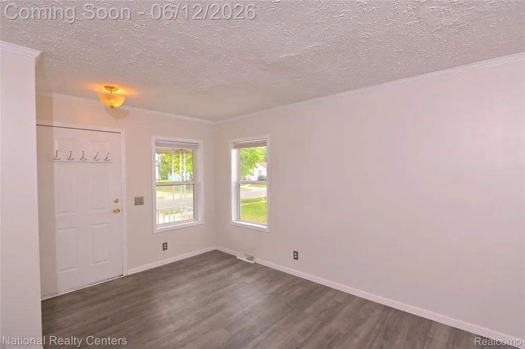28802 Birchlawn Street Garden City City MI 48135