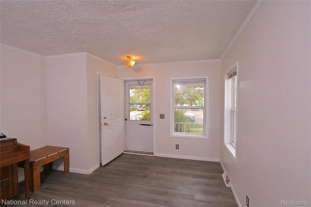 28802 Birchlawn Street Garden City City MI 48135