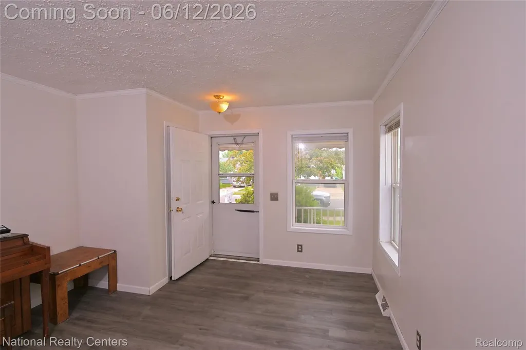 28802 Birchlawn Street Garden City City MI 48135