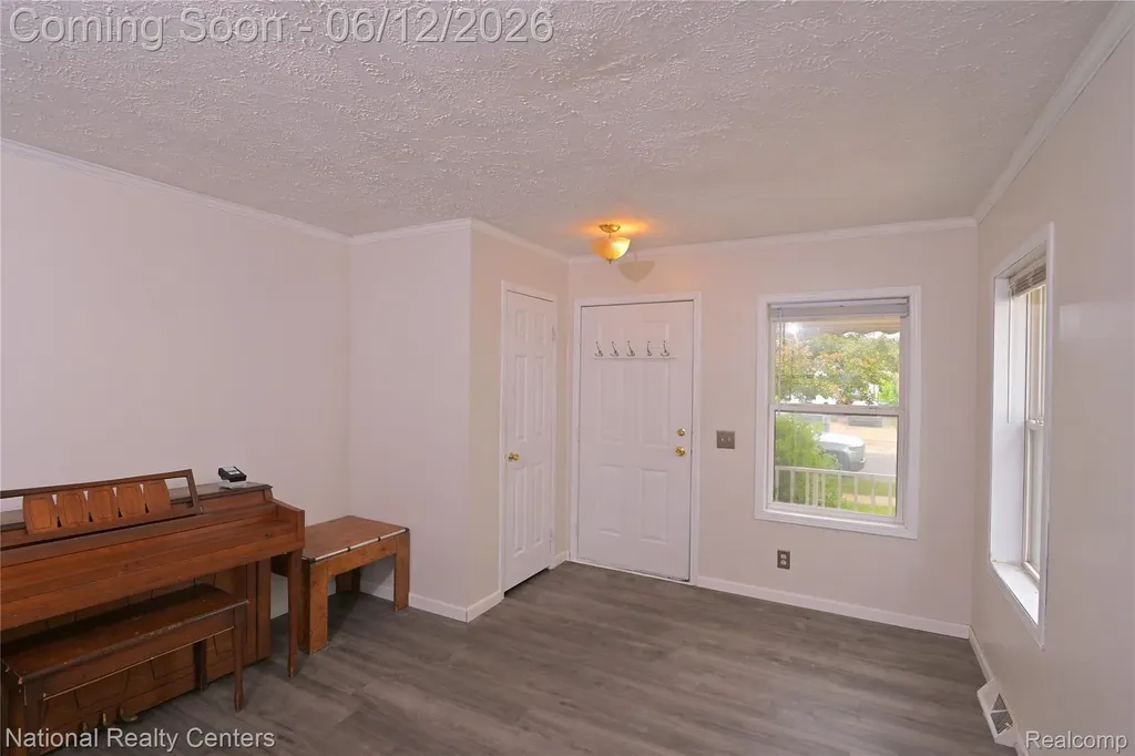 28802 Birchlawn Street Garden City City MI 48135