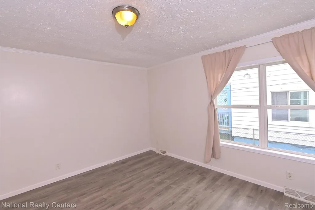 28802 Birchlawn Street Garden City City MI 48135
