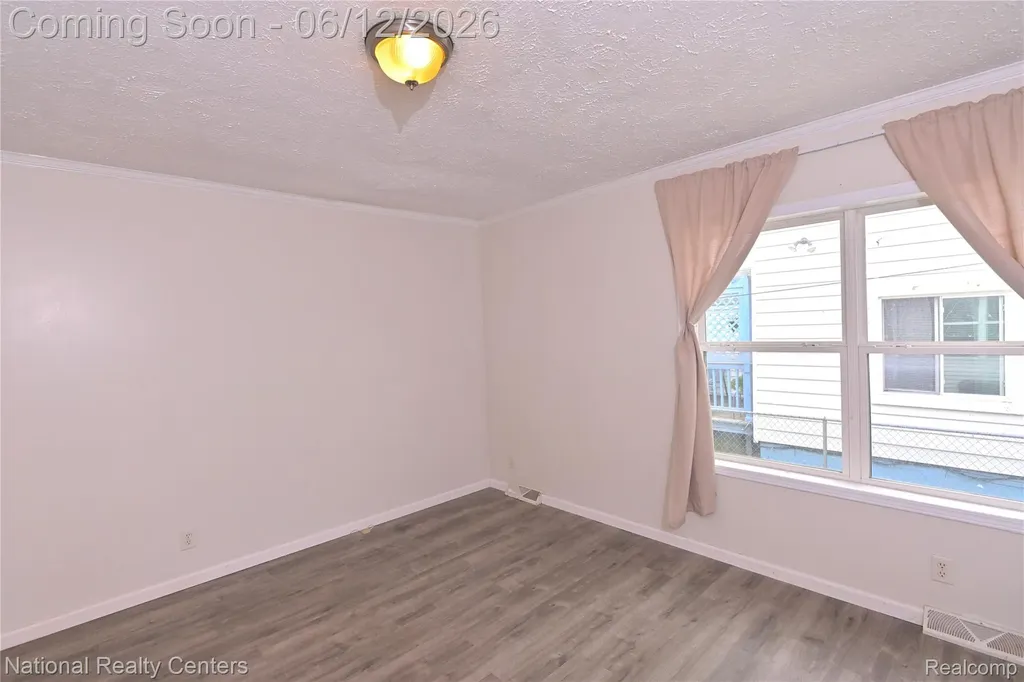 28802 Birchlawn Street Garden City City MI 48135