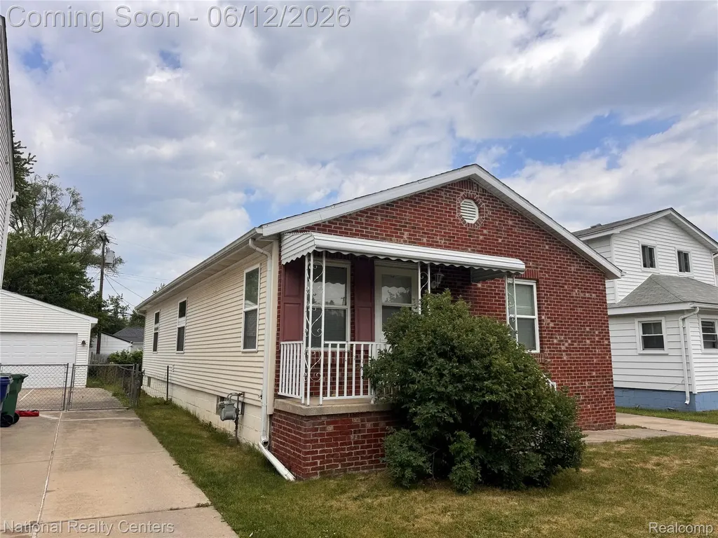 28802 Birchlawn Street Garden City City MI 48135