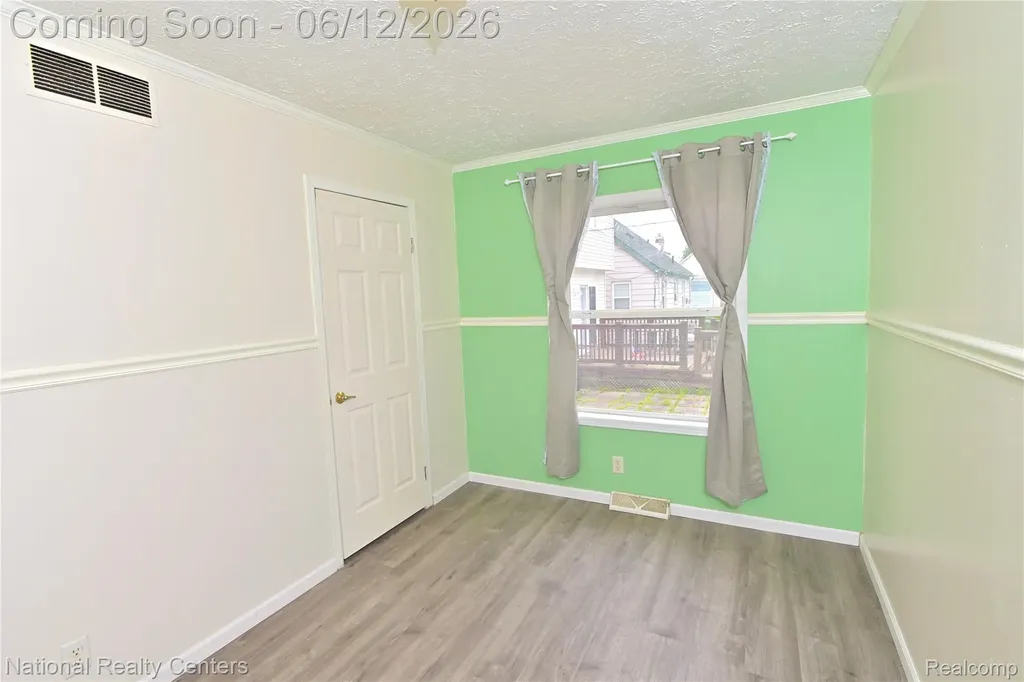 28802 Birchlawn Street Garden City City MI 48135