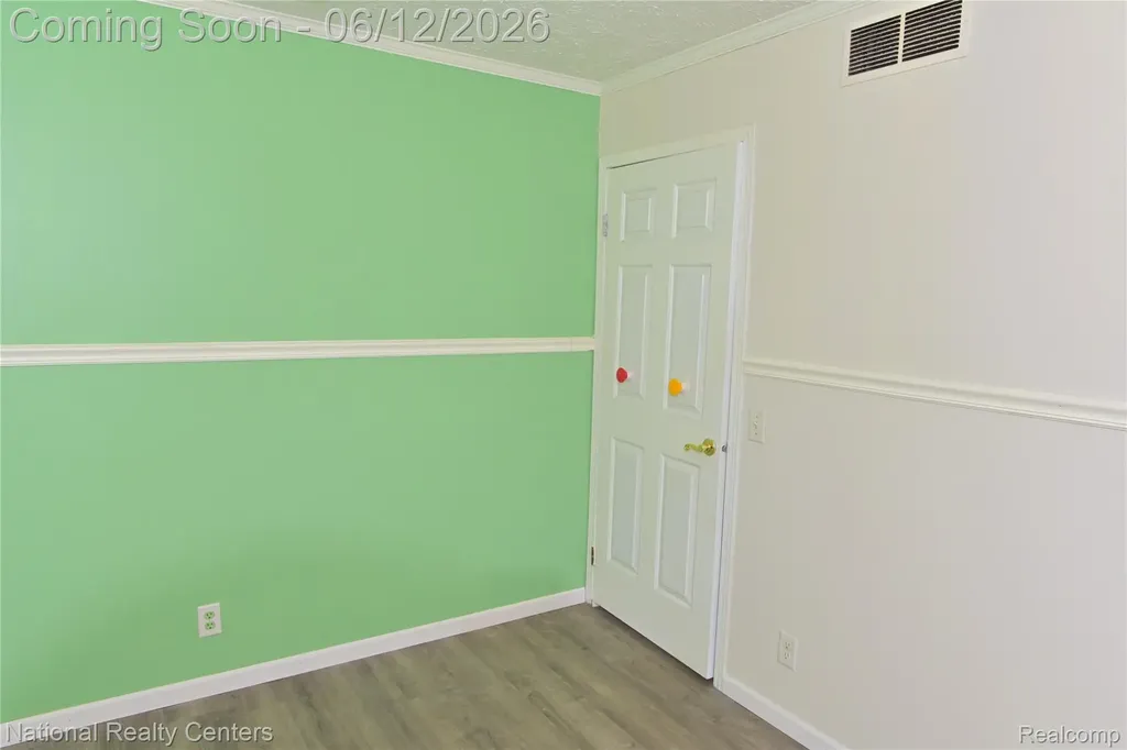 28802 Birchlawn Street Garden City City MI 48135