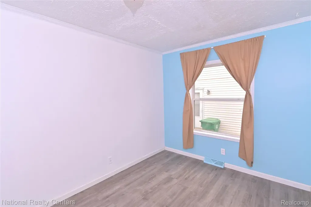 28802 Birchlawn Street Garden City City MI 48135