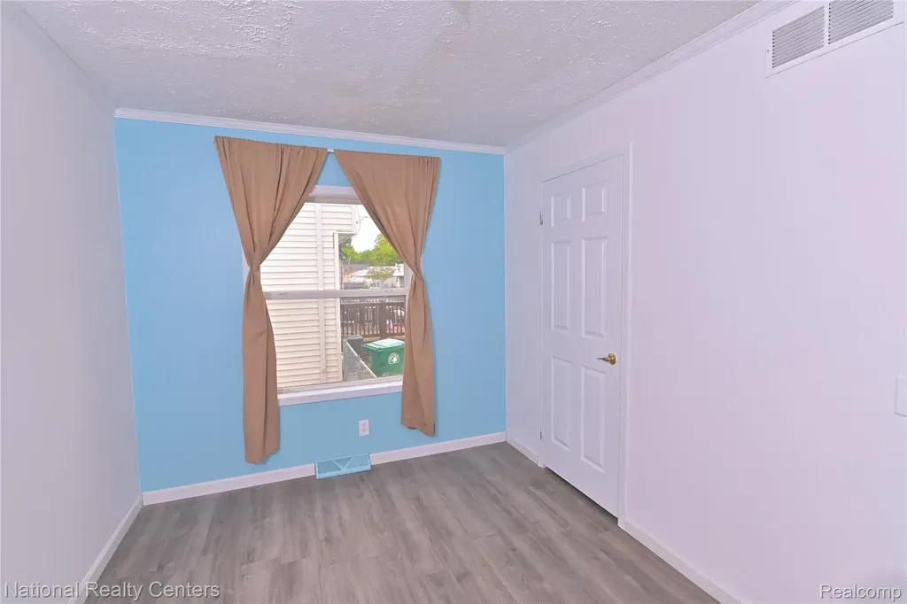 28802 Birchlawn Street Garden City City MI 48135