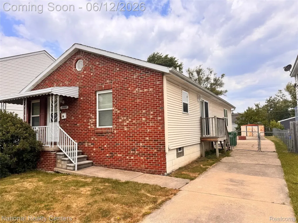 28802 Birchlawn Street Garden City City MI 48135